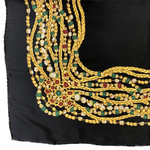 ✨🛍️ Chanel Black Jewelry Pattern Silk Scarf - Picture 4 of 7